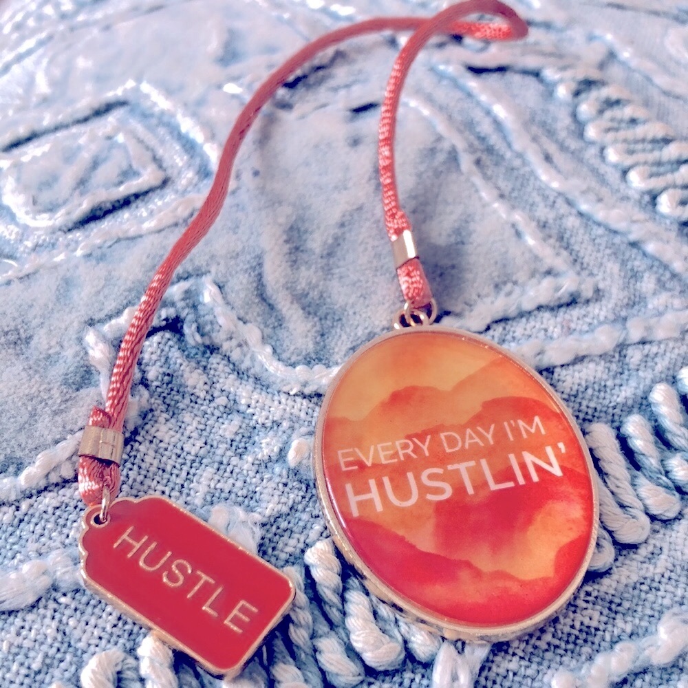 'HUSTLIN' BOOKMARK PENDANT - Picture 1 of 8
